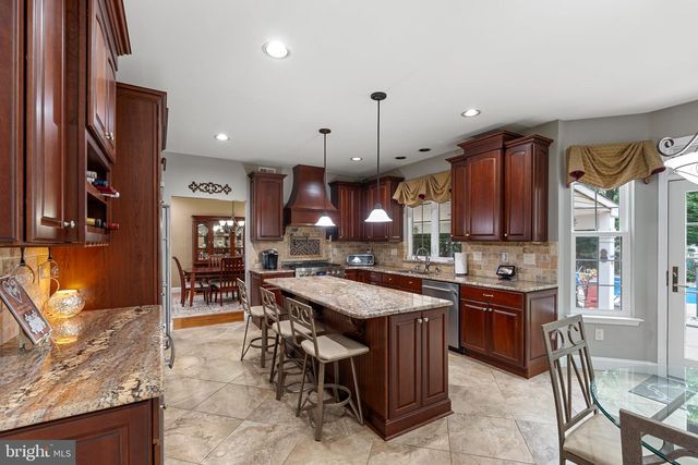 1295 INDIAN HILL RD, Toms River, NJ 08753