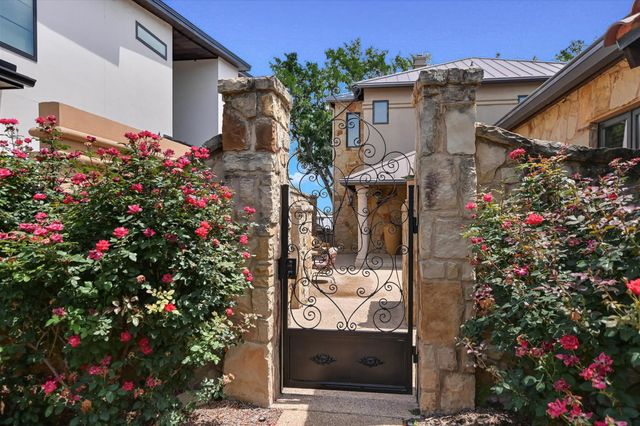 507 Sandy Mountain DR, Sunrise Beach, TX 78643