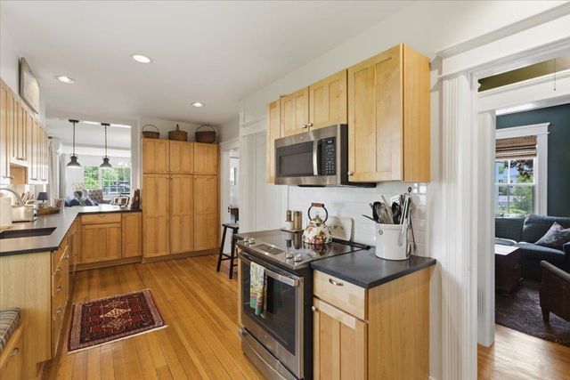 86 Church Street, Dorset, VT 05251