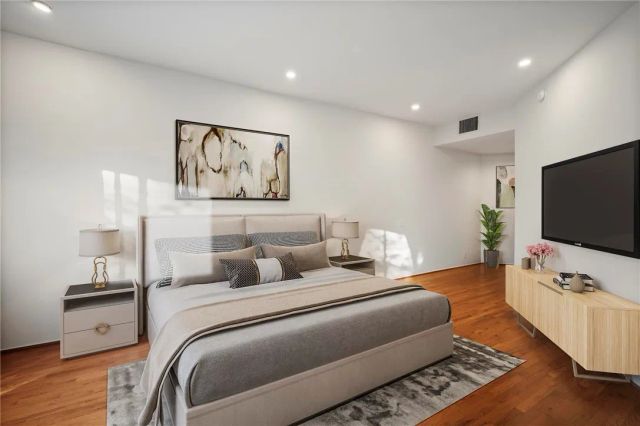 750 S Bundy Drive 108, Los Angeles, CA 90049