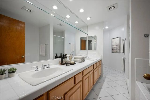 750 S Bundy Drive 108, Los Angeles, CA 90049