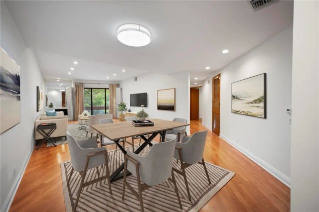 750 S Bundy Drive 108, Los Angeles, CA 90049
