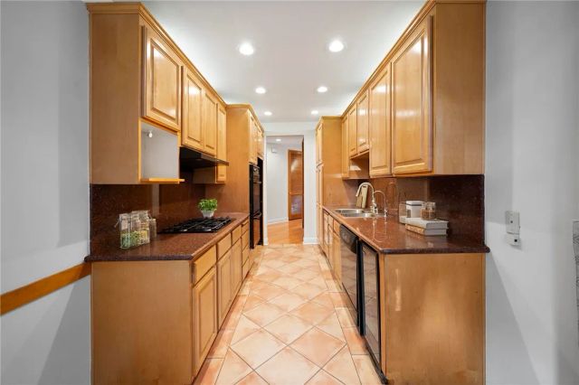 750 S Bundy Drive 108, Los Angeles, CA 90049