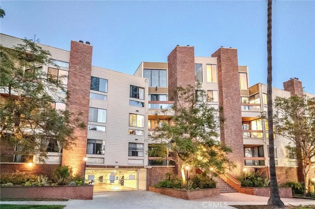 750 S Bundy Drive 108, Los Angeles, CA 90049