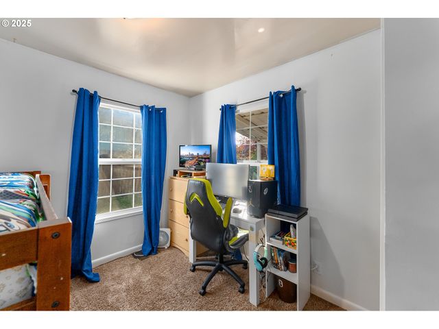 1650 Ne WINTER St, Roseburg, OR 97470