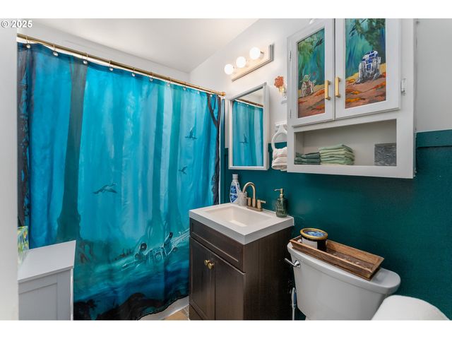 1650 Ne WINTER St, Roseburg, OR 97470