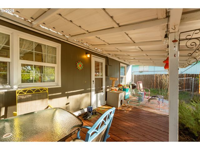 1650 Ne WINTER St, Roseburg, OR 97470