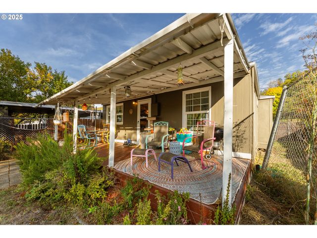 1650 Ne WINTER St, Roseburg, OR 97470