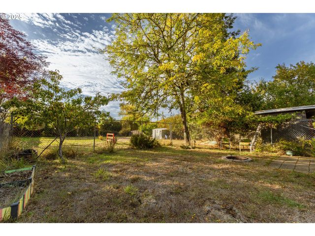 1650 Ne WINTER St, Roseburg, OR 97470