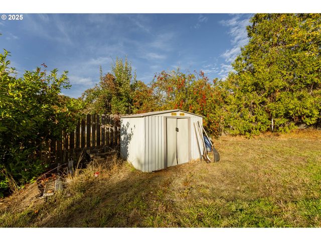 1650 Ne WINTER St, Roseburg, OR 97470