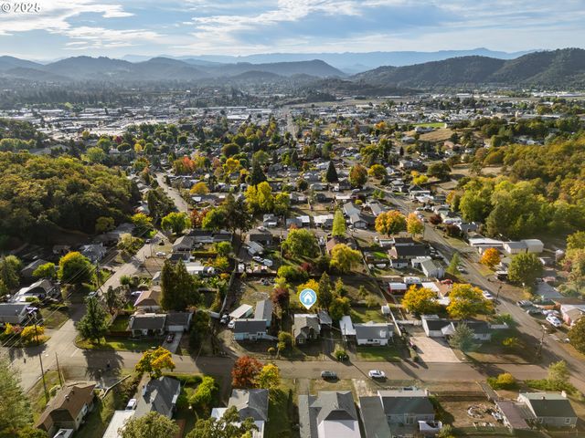 1650 Ne WINTER St, Roseburg, OR 97470