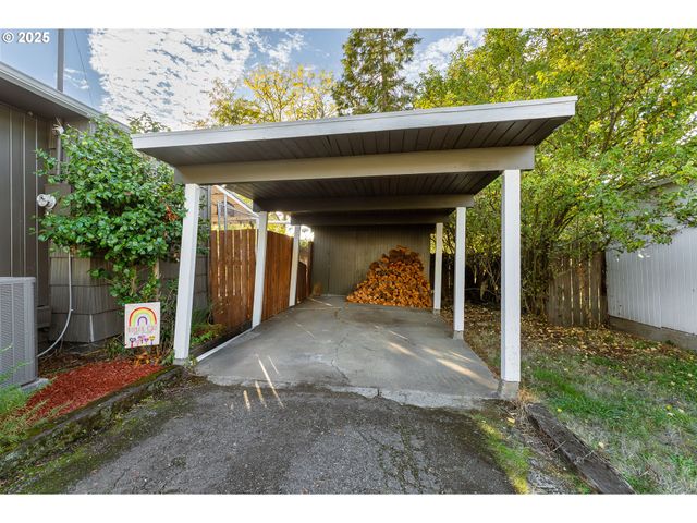 1650 Ne WINTER St, Roseburg, OR 97470