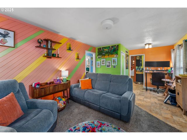 1650 Ne WINTER St, Roseburg, OR 97470