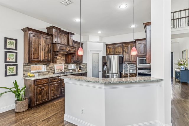 2412 Kingsgate Drive, Little Elm, TX 75068