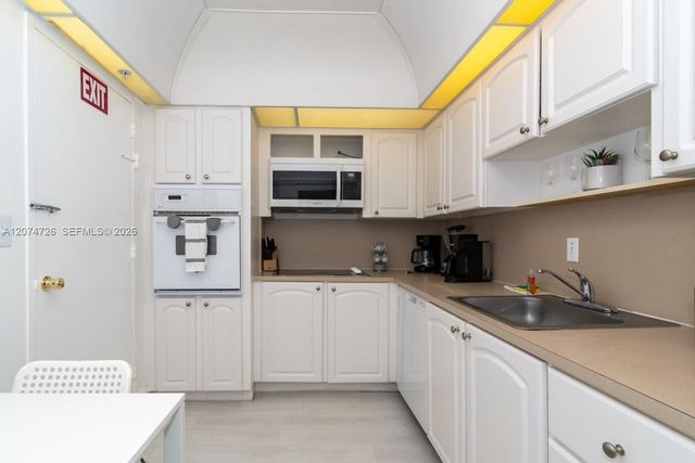 3901 S Ocean Drive 6T, Hollywood, FL 33019