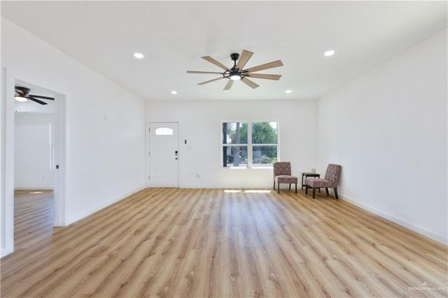 130 W Magnolia Avenue, La Feria, TX 78559