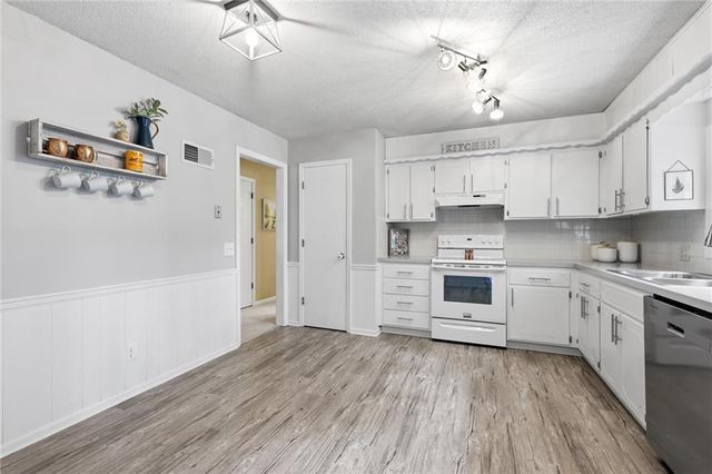 573 E 126th Terrace, Olathe, KS 66061