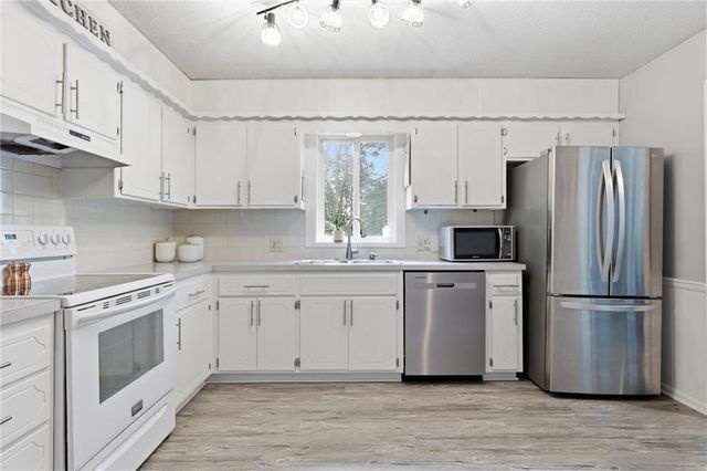 573 E 126th Terrace, Olathe, KS 66061