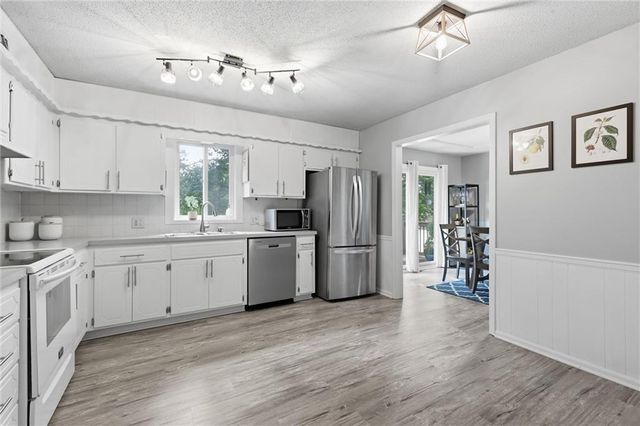 573 E 126th Terrace, Olathe, KS 66061