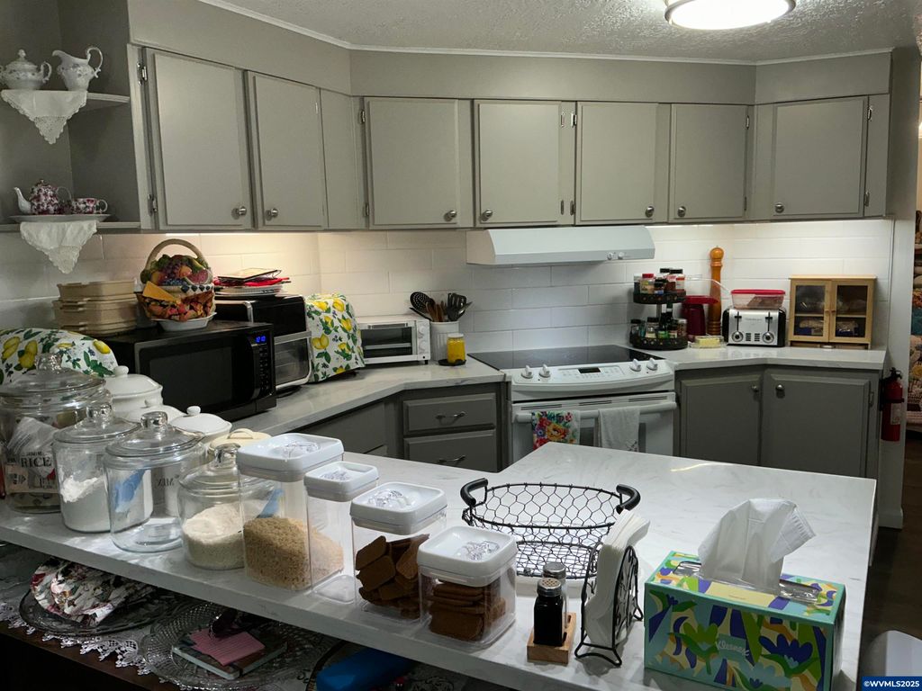 Image 10 of property listing at 5422 Portland (#99) Rd NE 99, Salem, OR 97305