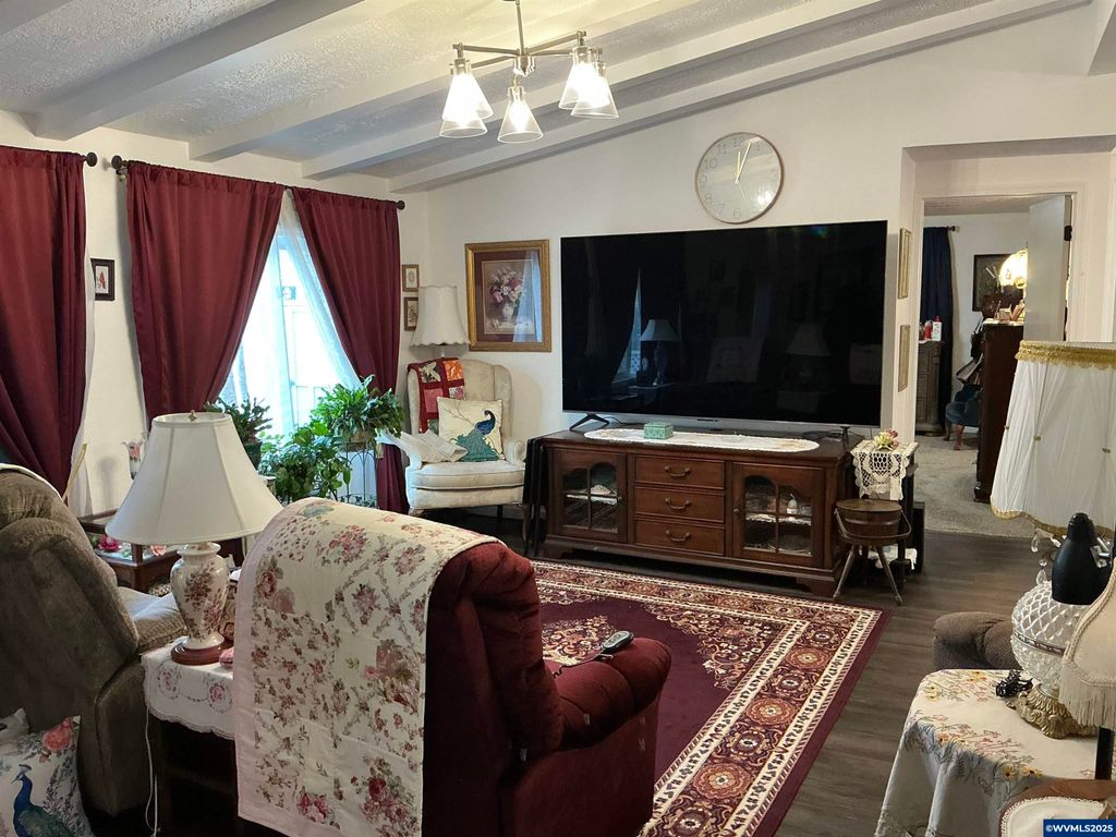 Image 17 of property listing at 5422 Portland (#99) Rd NE 99, Salem, OR 97305