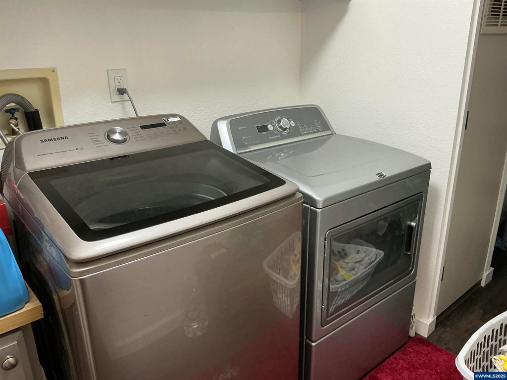 Image 28 of property listing at 5422 Portland (#99) Rd NE 99, Salem, OR 97305