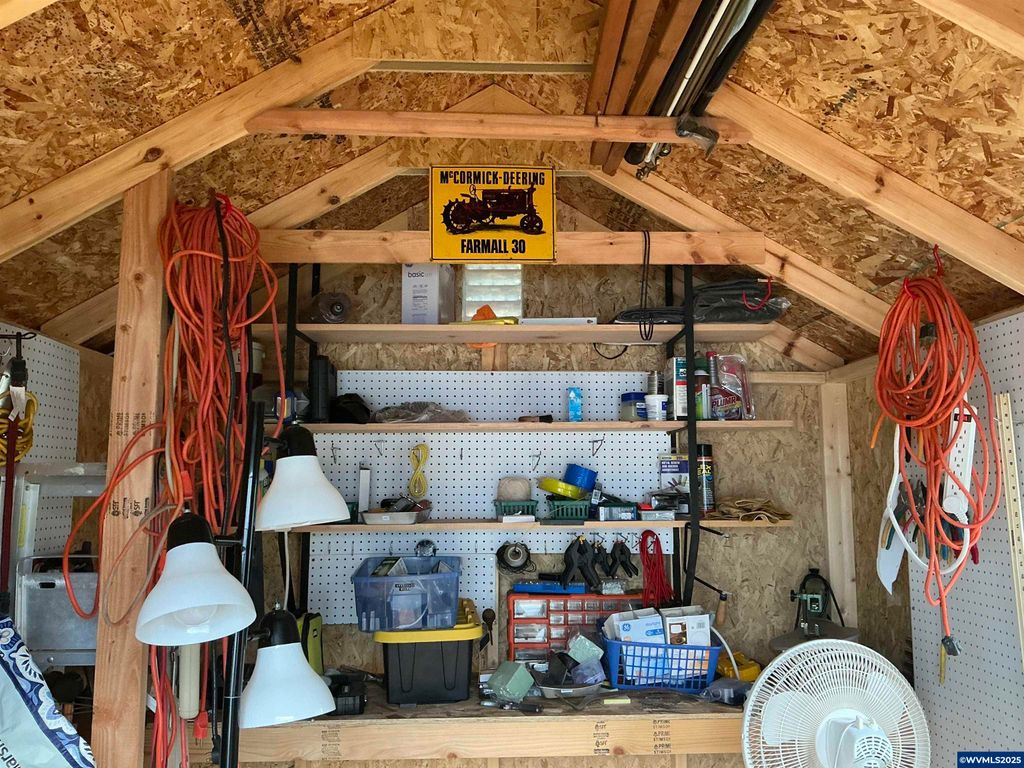 Image 31 of property listing at 5422 Portland (#99) Rd NE 99, Salem, OR 97305