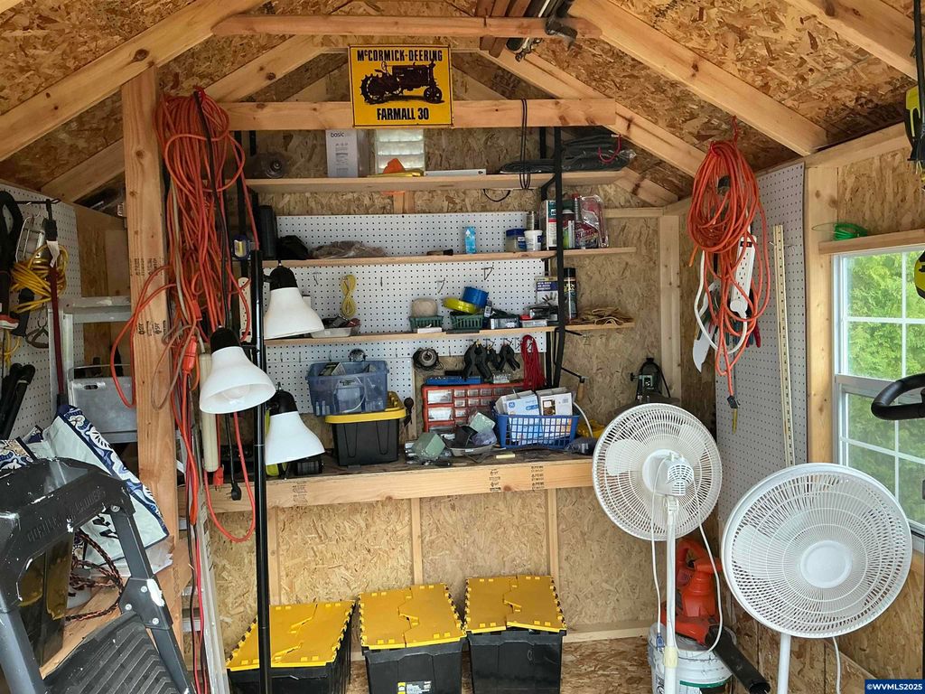 Image 32 of property listing at 5422 Portland (#99) Rd NE 99, Salem, OR 97305