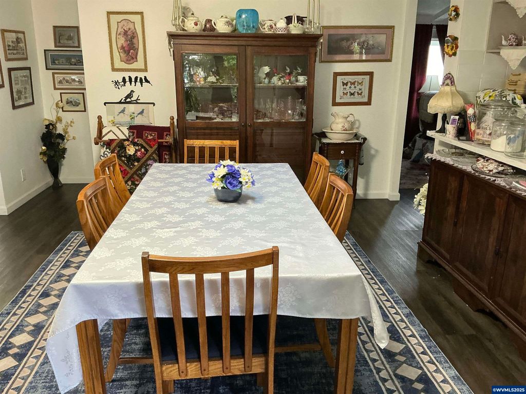 Image 6 of property listing at 5422 Portland (#99) Rd NE 99, Salem, OR 97305