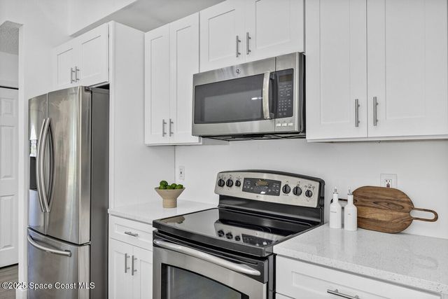 1099 Dusseldorf Avenue NW, Palm Bay, FL 32907