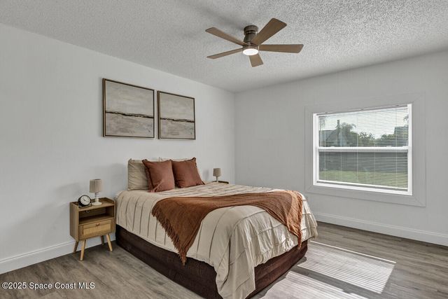 1099 Dusseldorf Avenue NW, Palm Bay, FL 32907