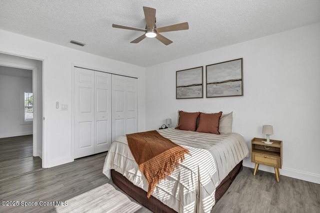 1099 Dusseldorf Avenue NW, Palm Bay, FL 32907