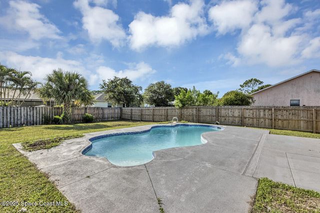 1099 Dusseldorf Avenue NW, Palm Bay, FL 32907