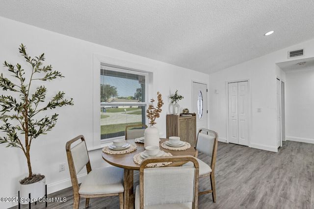1099 Dusseldorf Avenue NW, Palm Bay, FL 32907