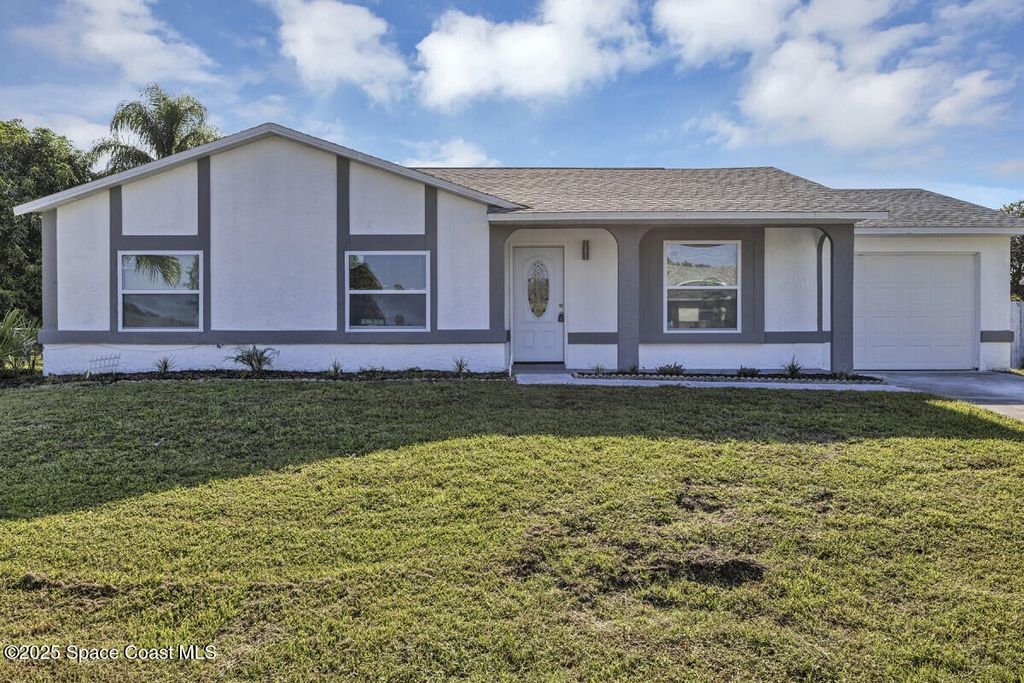 1099 Dusseldorf Avenue NW, Palm Bay, FL 32907