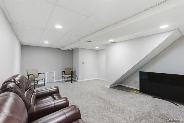 22227 E 11 Mile, Saint Clair Shores, MI 48081