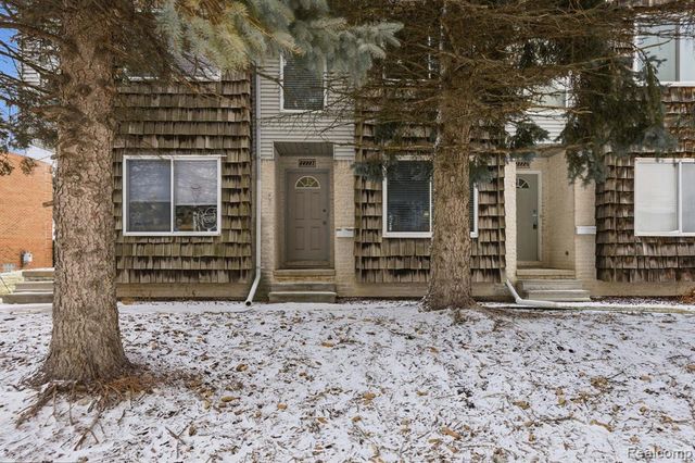 22227 E 11 Mile, Saint Clair Shores, MI 48081
