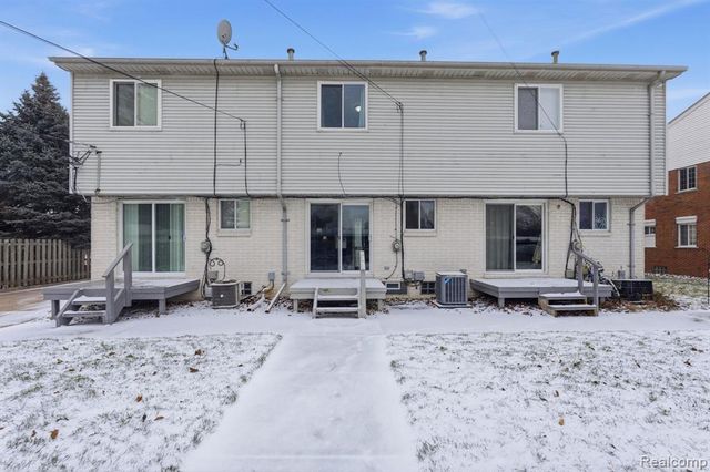 22227 E 11 Mile, Saint Clair Shores, MI 48081