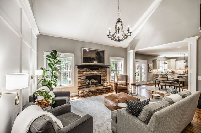 1954 Lake Rd, Greenbrier, TN 37073