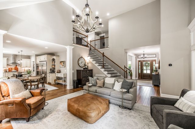 1954 Lake Rd, Greenbrier, TN 37073