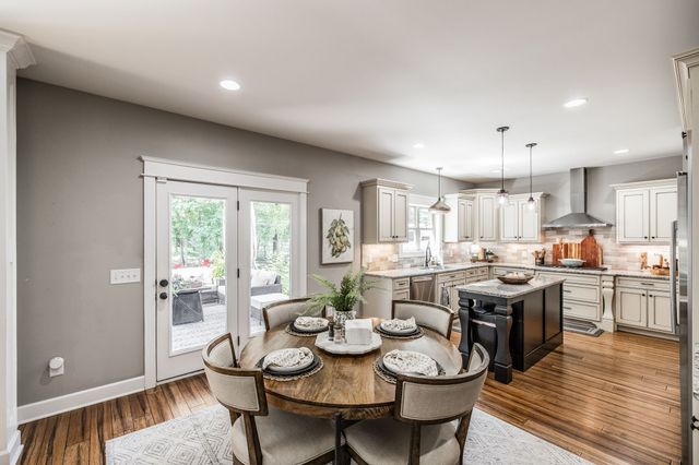 1954 Lake Rd, Greenbrier, TN 37073