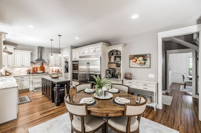 1954 Lake Rd, Greenbrier, TN 37073