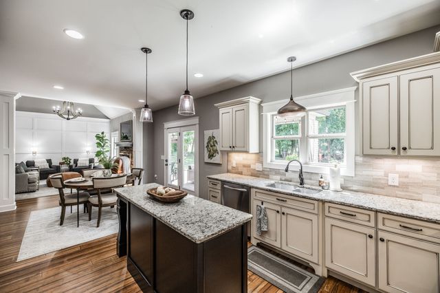 1954 Lake Rd, Greenbrier, TN 37073