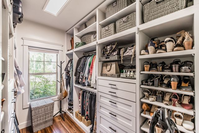 1954 Lake Rd, Greenbrier, TN 37073