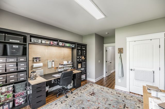 1954 Lake Rd, Greenbrier, TN 37073