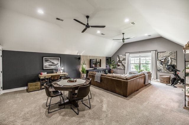 1954 Lake Rd, Greenbrier, TN 37073