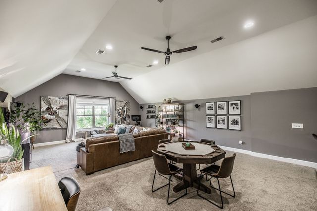 1954 Lake Rd, Greenbrier, TN 37073