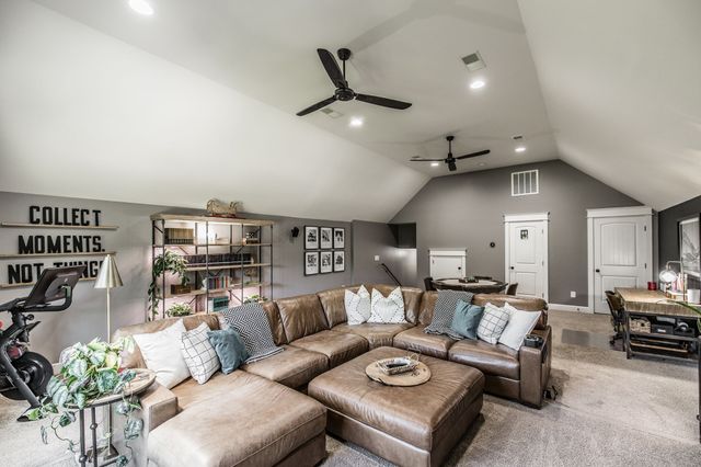 1954 Lake Rd, Greenbrier, TN 37073