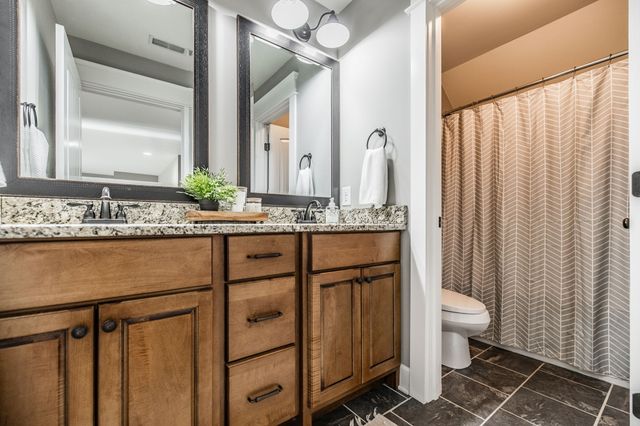 1954 Lake Rd, Greenbrier, TN 37073
