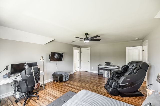 1954 Lake Rd, Greenbrier, TN 37073